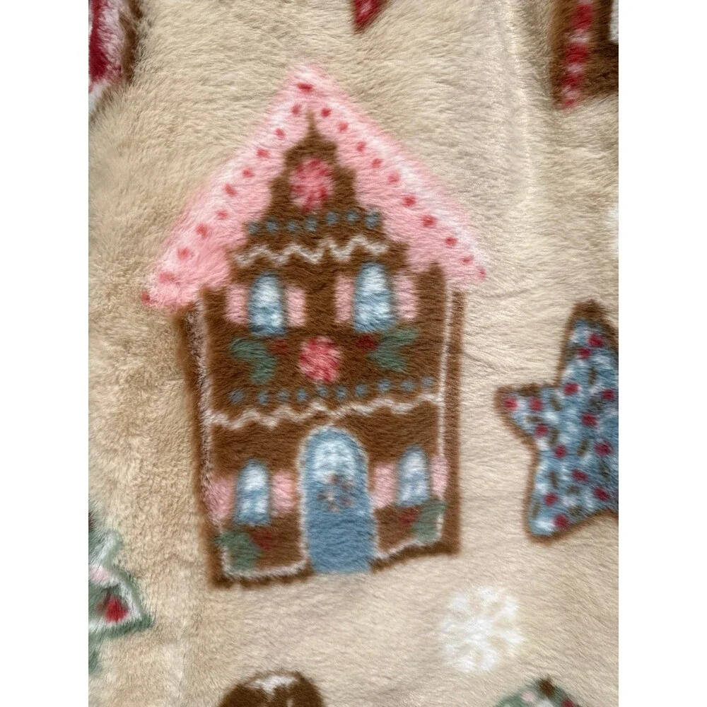 Cupcakes and Cashmere Gingerbread Faux Fur Blanket Viral TikTok